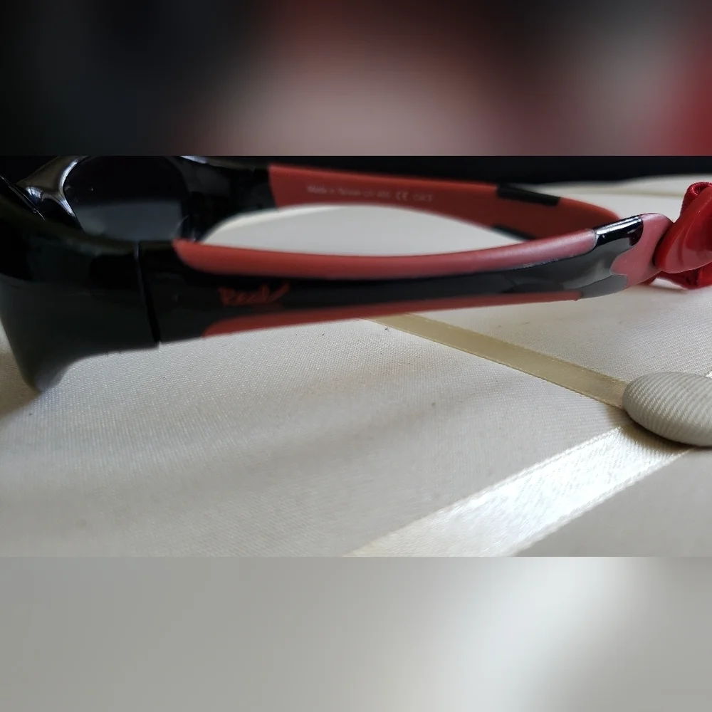 *3/$10 Real Kids Black/Red Flex Fit Removable Band Smoke Lens, 0+